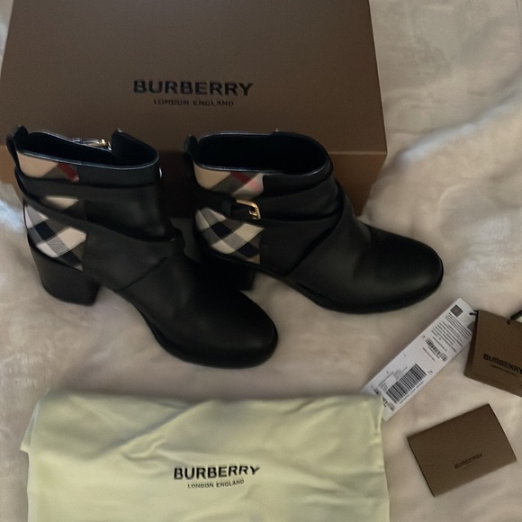 Burberry house check and leather ankle boots size 8 - Picture 8 of 9